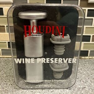 Houdini wine preserver set, never been used